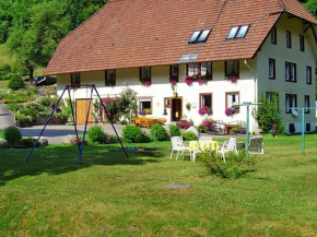 Cosy apartment in country home style with use of garden